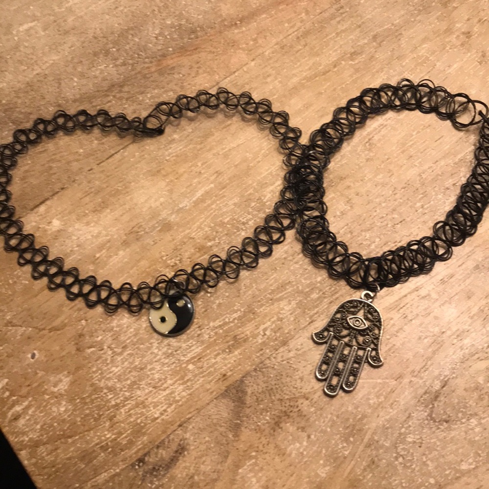 Set of chokers
